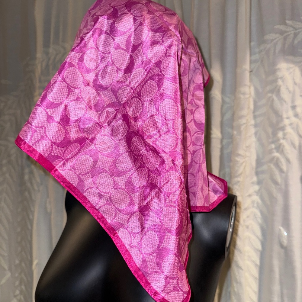 Coach Pink Mini Signature Scarf – Never Worn